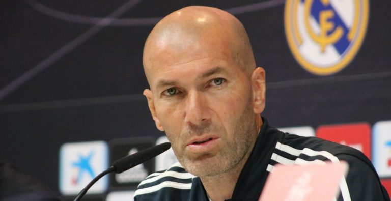 Zidane confirma la lesión de Courtois y no se ‘moja’ sobre Piqué