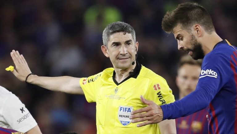 Piqué se rebela ante la adversidad