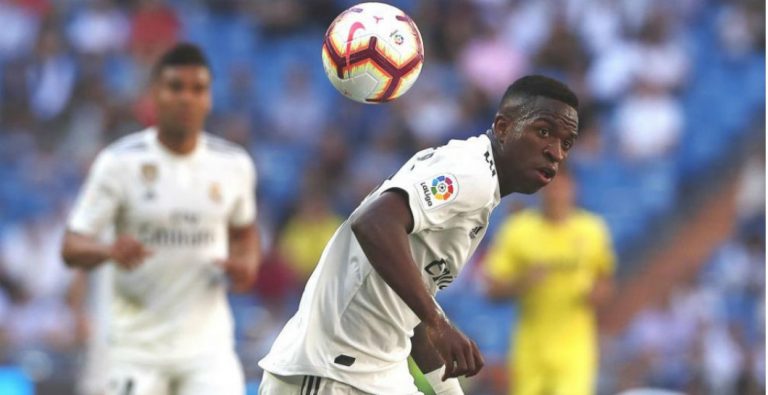 ¡Es lo más viral: el mundo alucina con la ‘espaldinha’ de Vinicius!