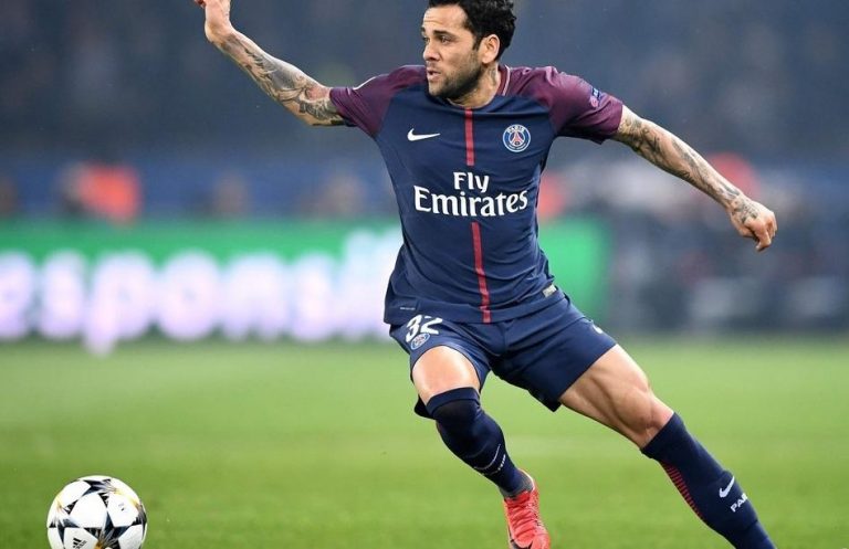 Crisis del PSG: Dani Alves se va del club, disculpas y adiós a los hinchas