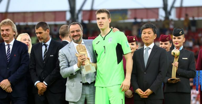 ¡Lunin se gana con números y trofeos hueco en el Madrid de Zidane!