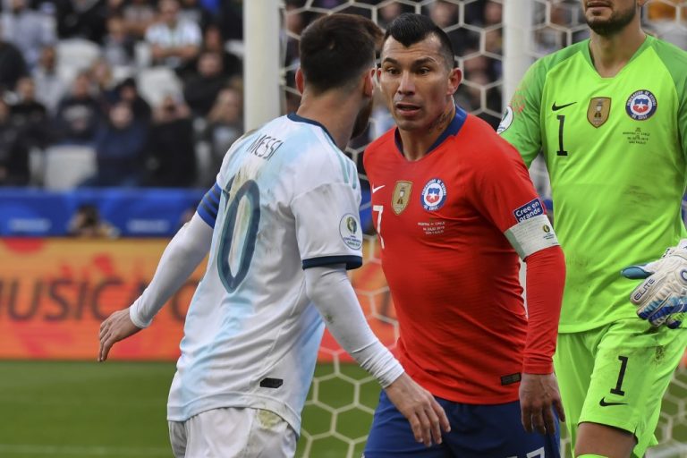 Video: Así fue la expulsión de Messi y Gary Medel en la Copa América