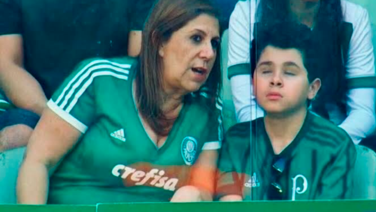 Mujer que narra partidos a su hijo invidente es nominada a mejor fan en el The Best FIFA [VIDEO]