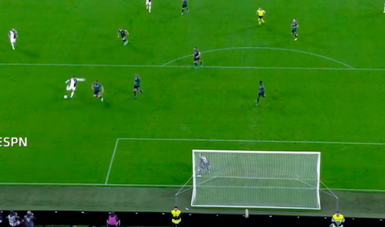 Recuperación y ‘bicicleta’ de Cristiano Ronaldo para marcar su gol 701 [VIDEO]