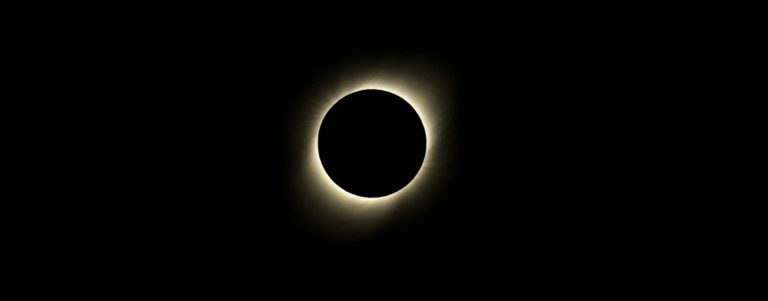 Eclipse solar total 2020: Revisa dónde y cómo lo podrás ver en Chile