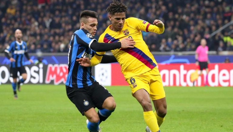 En Italia dan por hecho un acuerdo entre Barça y Milan por Todibo
