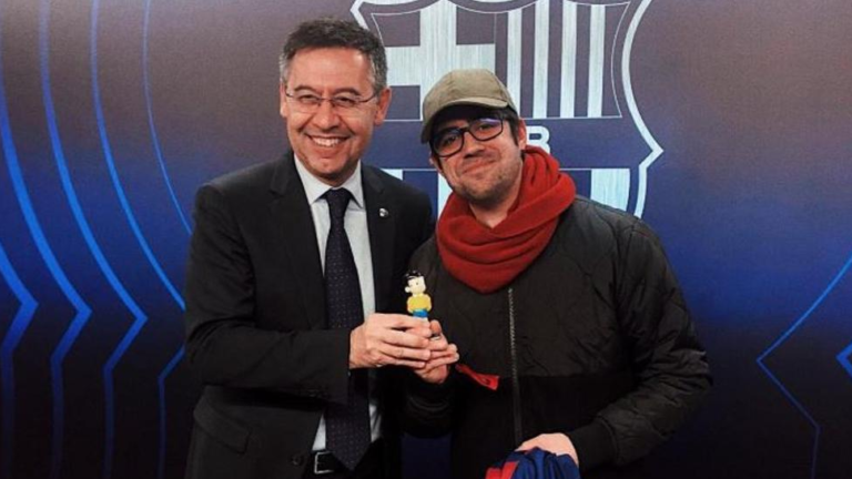 AuronPlay: “Bartomeu es un cachondo, el muñeco de Nobita me lo dio él”