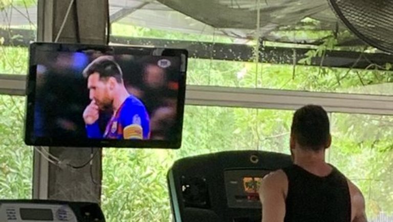 Messi se entrena viendo los goles de Messi