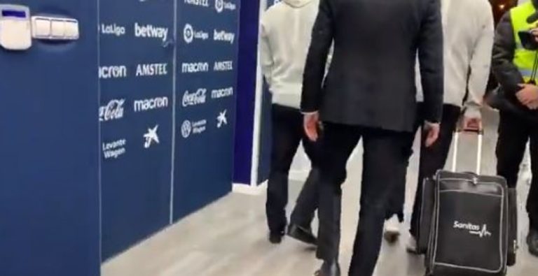 La imagen más dolorosa de ver: así se fue Hazard cojeando de Valencia