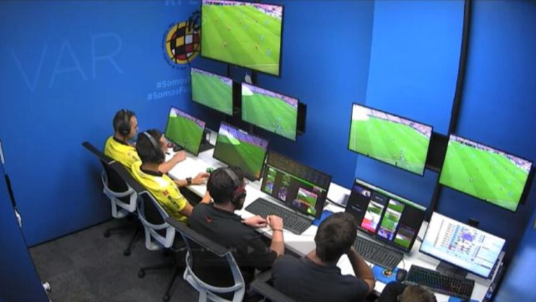 La Champions podría reanudarse sin VAR