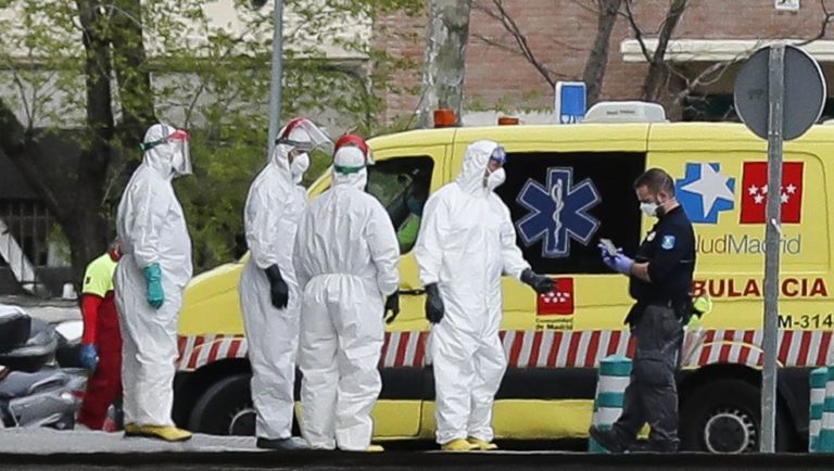 España supera los 13.000 fallecidos por coronavirus pero sigue la mejoría