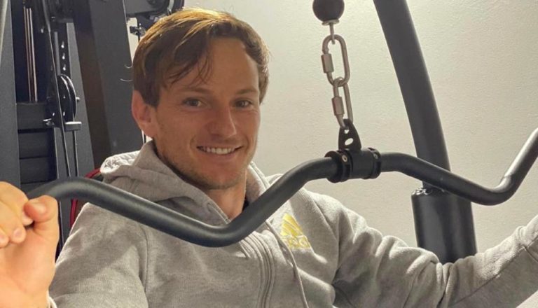 Rakitic: “Tengo un contrato y quiero cumplirlo”