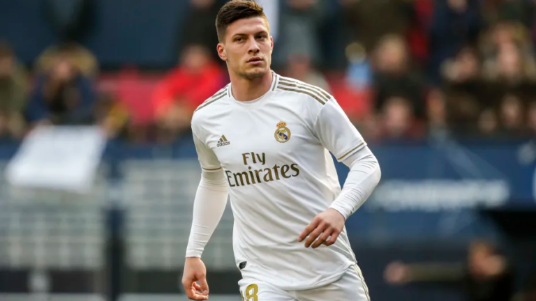 Florentino Pérez le busca un nuevo hogar a Jovic