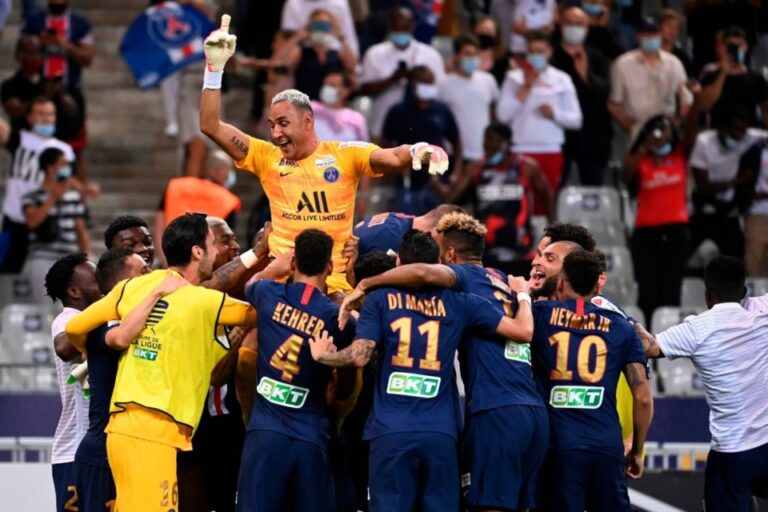 ¡Keylor en hombros como héroe! PSG campeón de la Copa de la Liga
