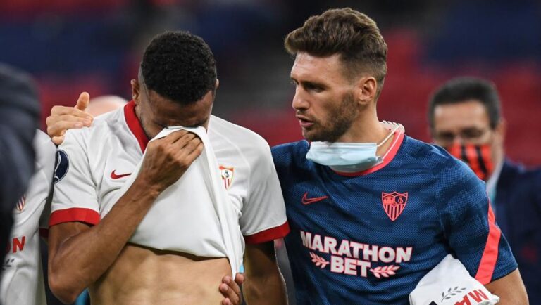 En-Nesyri acaba llorando tras las ocasiones de gol desperdiciadas