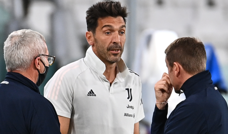Napoli no se pudo presentar y Juventus fue declarado ganador del partido