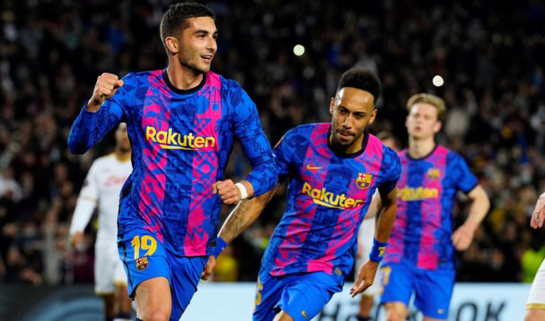 FC Barcelona podría ser multado por camiseta sin escudo de Ferran Torres