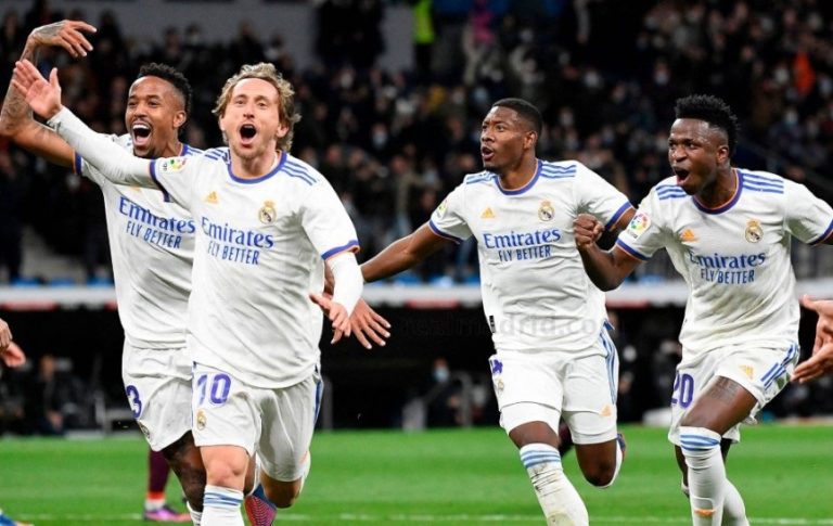 El Real Madrid tiñe la Liga de blanco y mete miedo al PSG