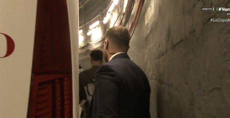 Un jugador del Madrid se fue del Camp Nou mofándose del Barcelona antes de subir al autobús