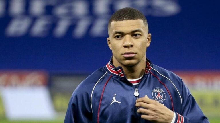 Alerta Mbappé en París: sigue siendo un problema para su club y podría regresar al banquillo este viernes