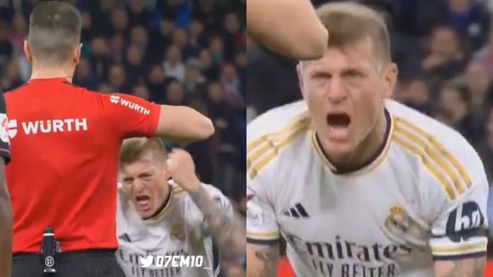 El gesto nunca visto de Toni Kroos, desesperado con el árbitro ante el Sevilla: 
