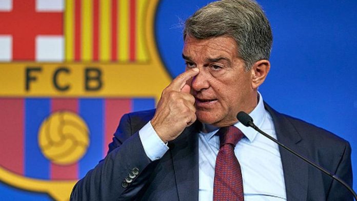 El Madrid ‘roba’ a Araújo al Barça, Laporta está muy cabreado: el uruguayo aceptaría la oferta