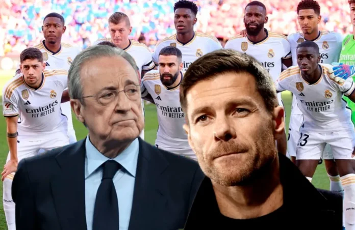 Xabi Alonso, Florentino Pérez y jugadores del Real Madrid