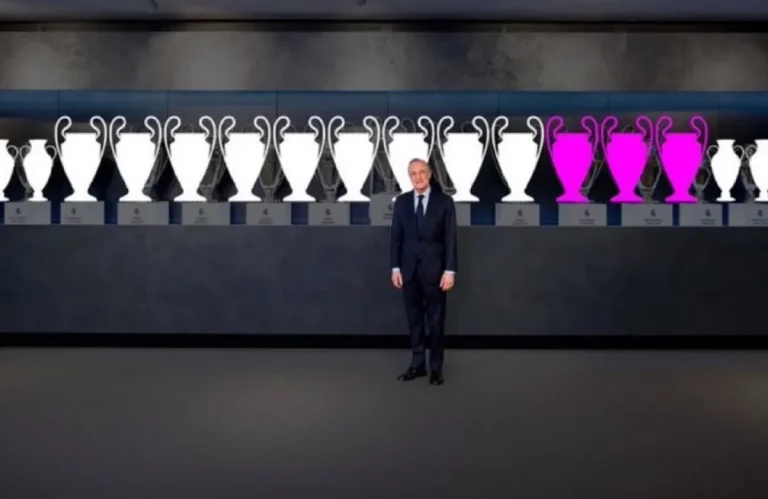 Florentino Pérez en la sala de trofeos