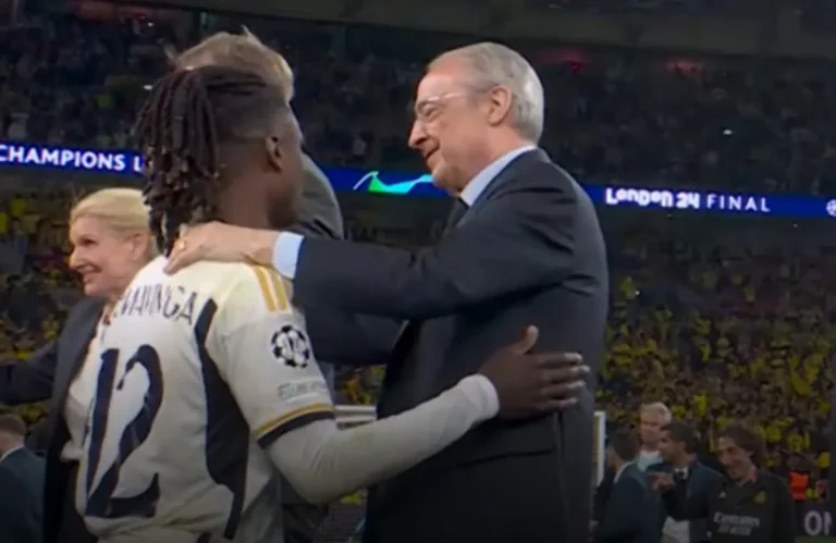 Eduardo Camavinga y Florentino Pérez.