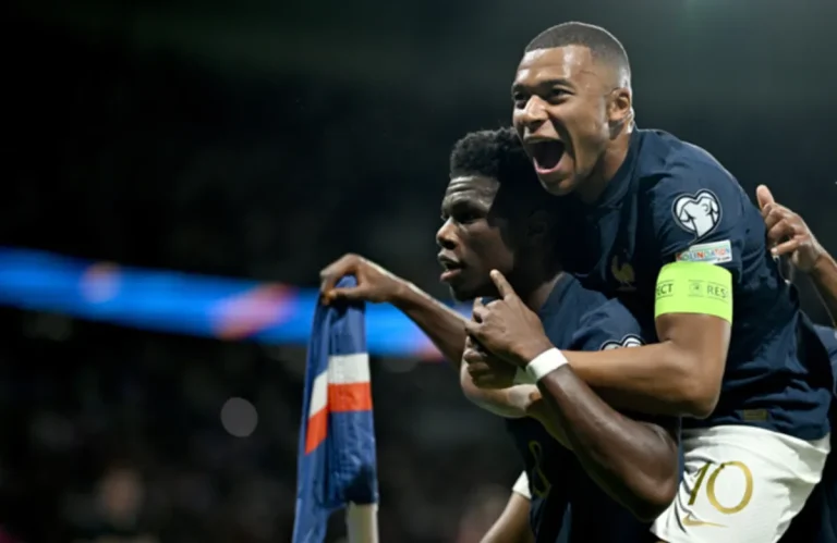 Kylian Mbappé y Aurélien Tchouaméni