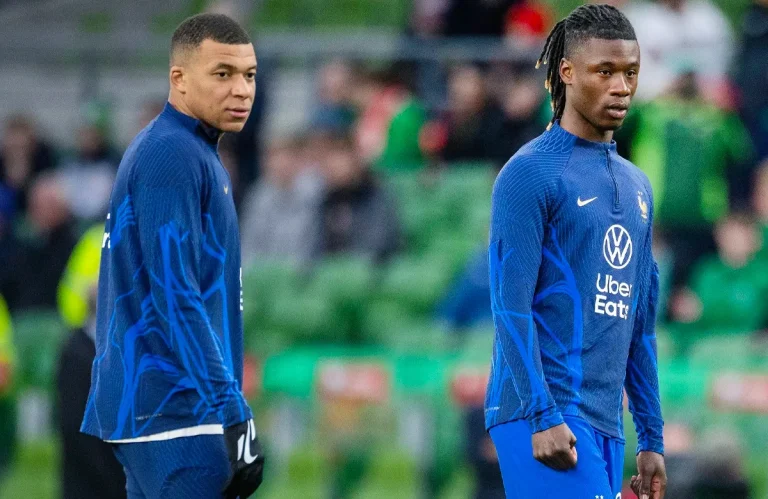 Kylian Mbappé y Eduardo Camavinga