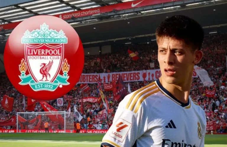 El Liverpool, detrás de Güler.