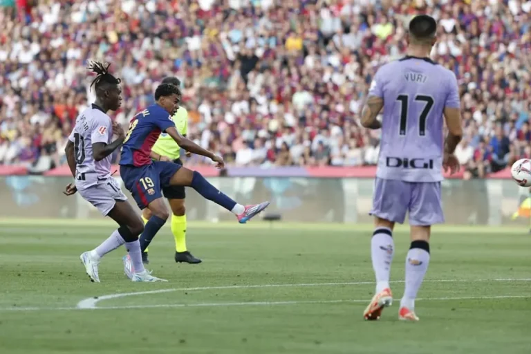 Lamine Yamal, en el momento de su gol ante el Athletic.
