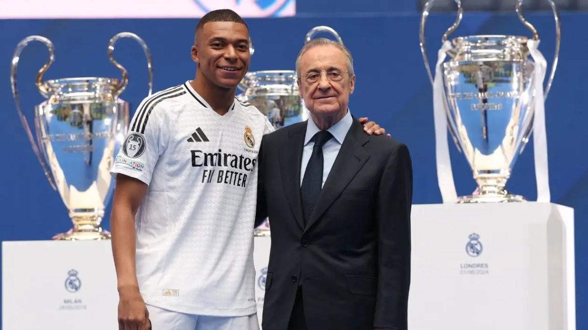 Mbappé junto a Florentino el día de su presentación