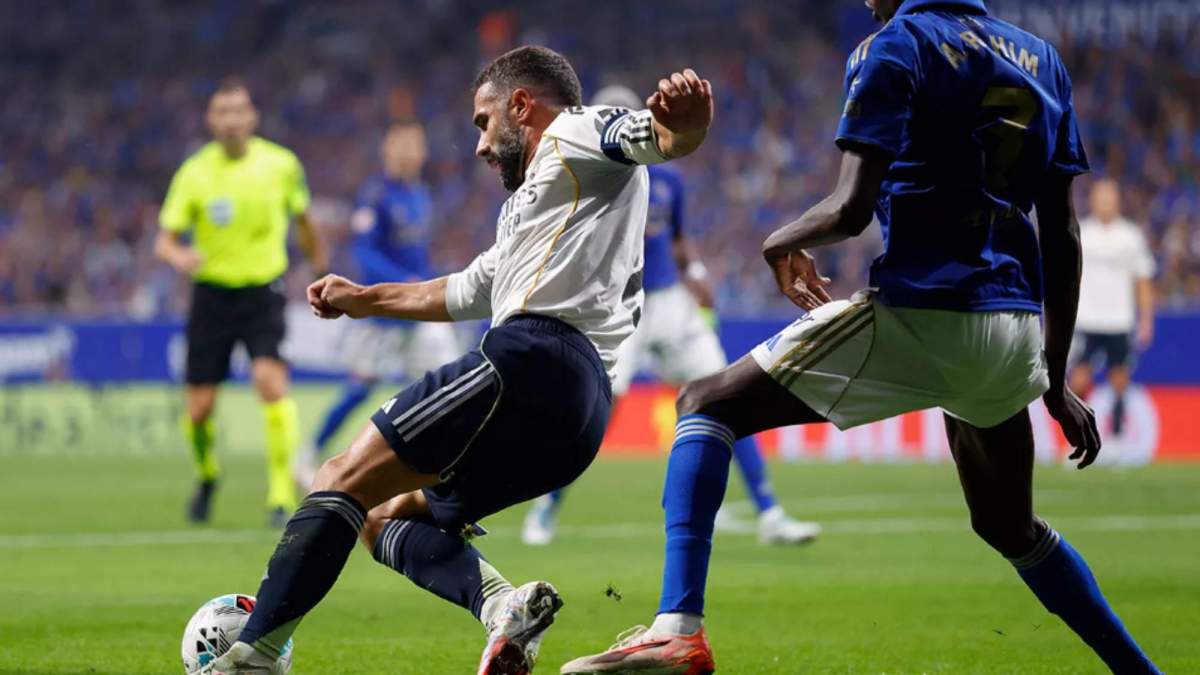Carvajal en un lance del juego ante el Oviedo Carvajal en un lance del juego ante el Oviedo
