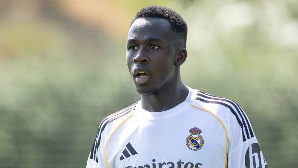 Lamini Fati con el castilla