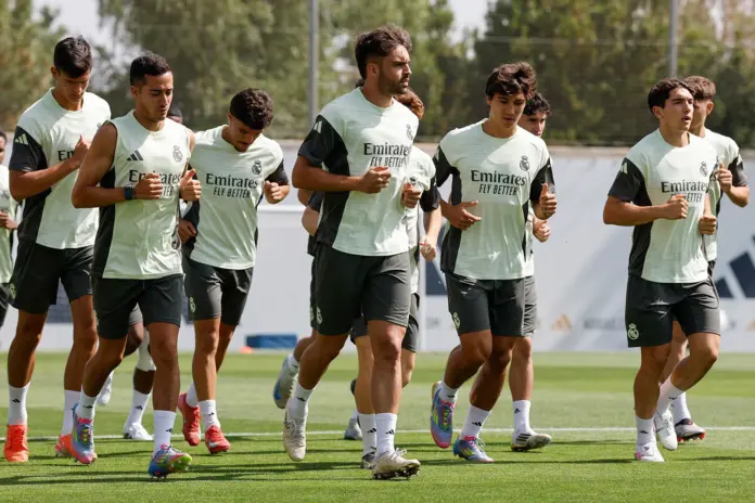 Los jugadores del Real Madrid, durante un entrenamiento en 2025