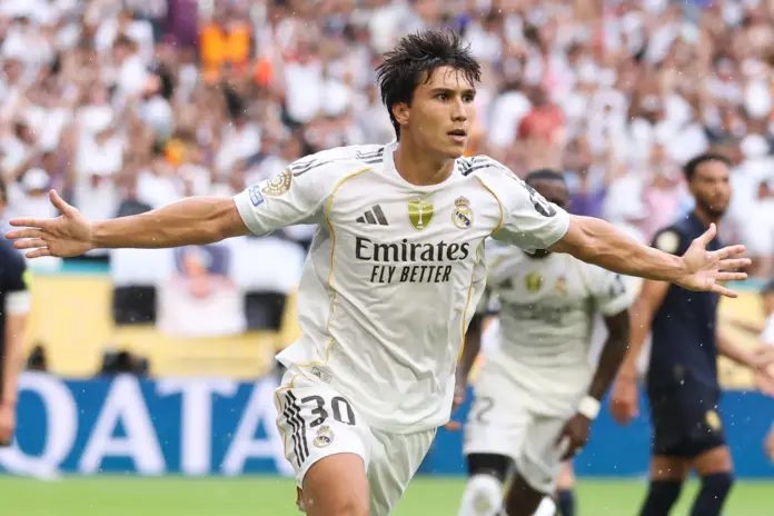 Gonzalo García celebra un gol con el Real Madrid durante el Mundial de Clubes