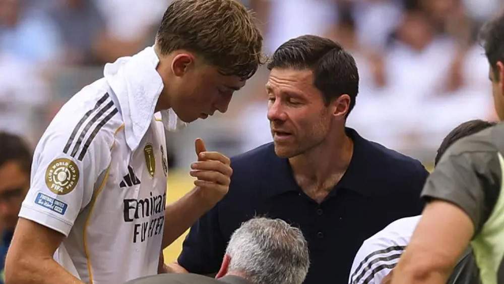 Huijsen y Xabi Alonso durante el pasado Mundial de Clubes Huijsen y Xabi Alonso durante el pasado Mundial de Clubes