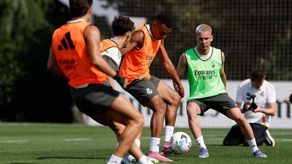 mbappe mastantuono entrenamiento madrid