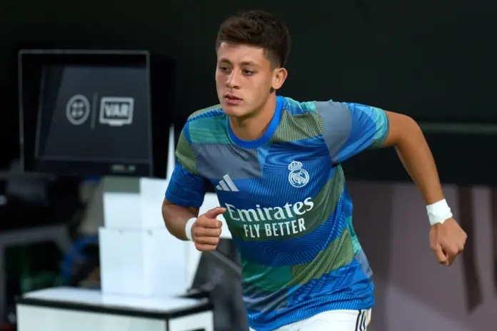 Arda Güler gana galones en el Real Madrid desde la frontal del área
