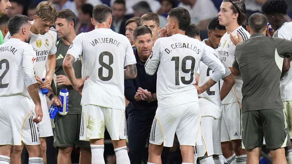 Xabi Alonso durante la pausa de hidratación frente al Mallorca Xabi Alonso durante la pausa de hidratación frente al Mallorca