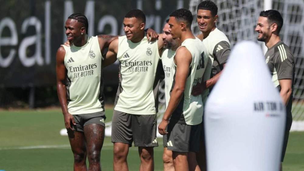 Vinicius Junior, Kylian Mbappé, Dani Carvajal, Trent Alexander-Arnold y Jude Bellingham, durante un entrenamiento reciente del Real Madrid. Vinicius Junior, Kylian Mbappé, Dani Carvajal, Trent Alexander-Arnold y Jude Bellingham, durante un entrenamiento reciente del Real Madrid.
