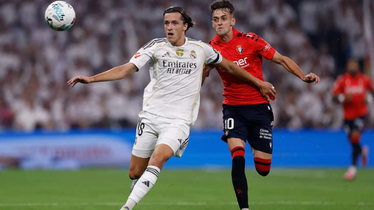 Álvaro Carreras durante el Real Madrid CA Osasuna