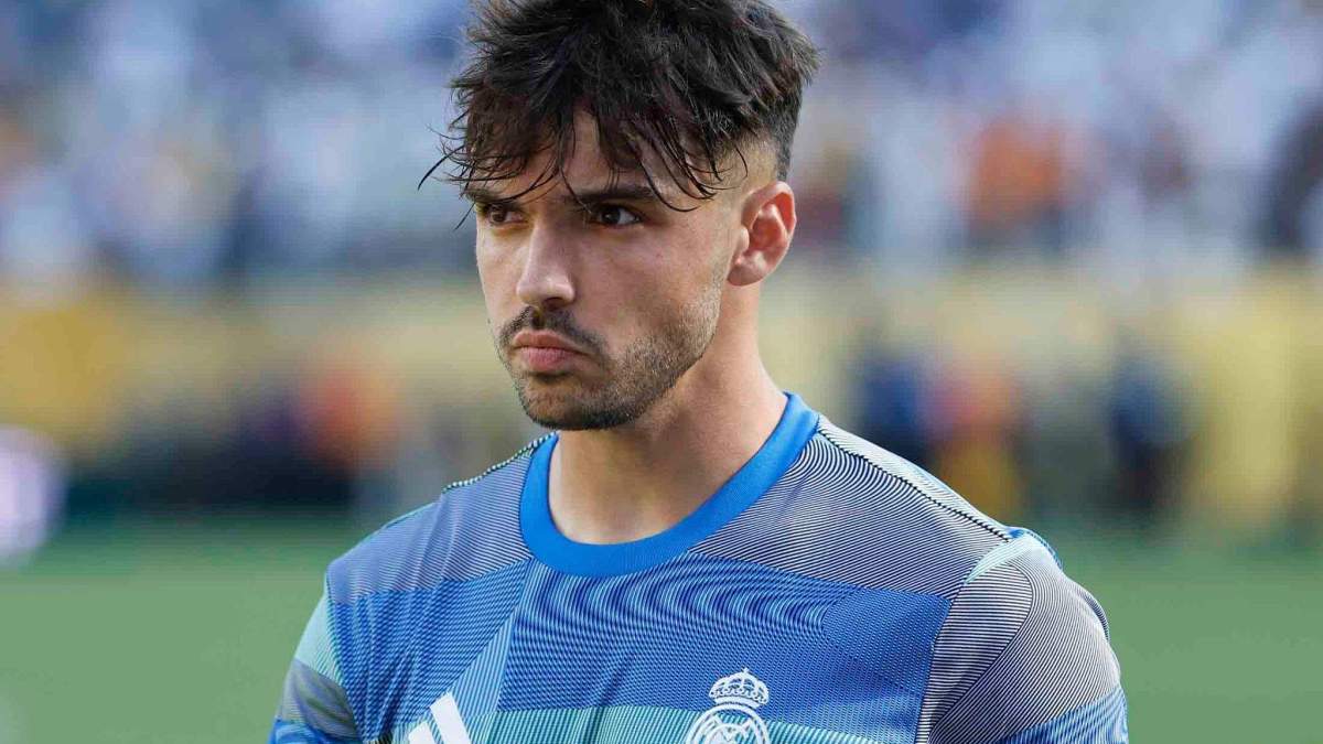 Raúl Asencio durante un calentamiento con el Real Madrid. Raúl Asencio durante un calentamiento con el Real Madrid.