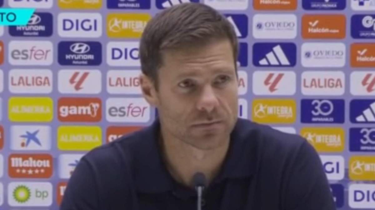Xabi Alonso atendió a los medios en Oviedo. Xabi Alonso atendió a los medios en Oviedo.