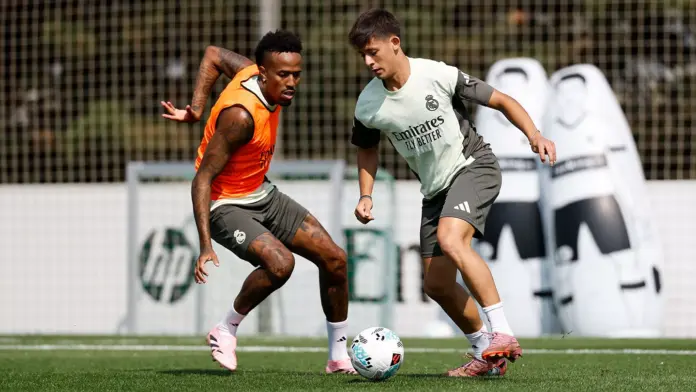 Arda Güler y Militao, en el entrenamiento previo al Real Oviedo - Real Madrid de LaLiga.