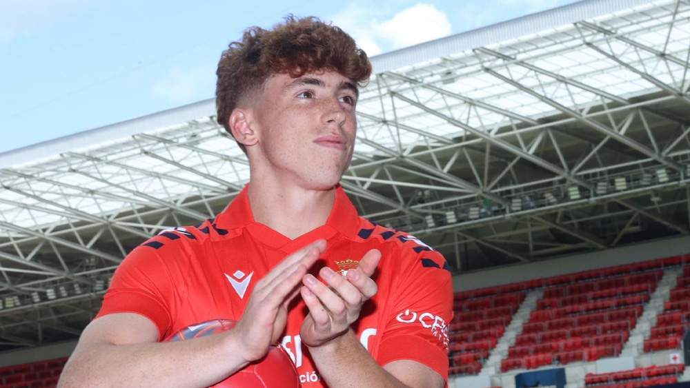 Víctor Muños con el Osasuna Víctor Muños con el Osasuna