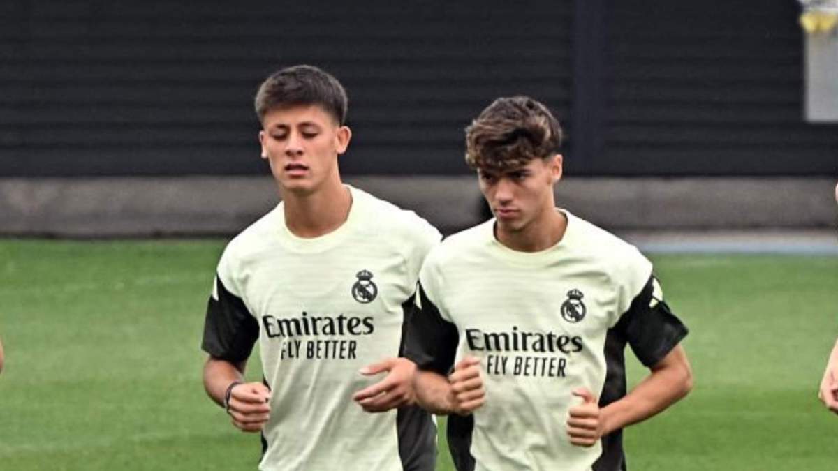 Arda Güler y Thiago Pitarch durante un entrenamiento
