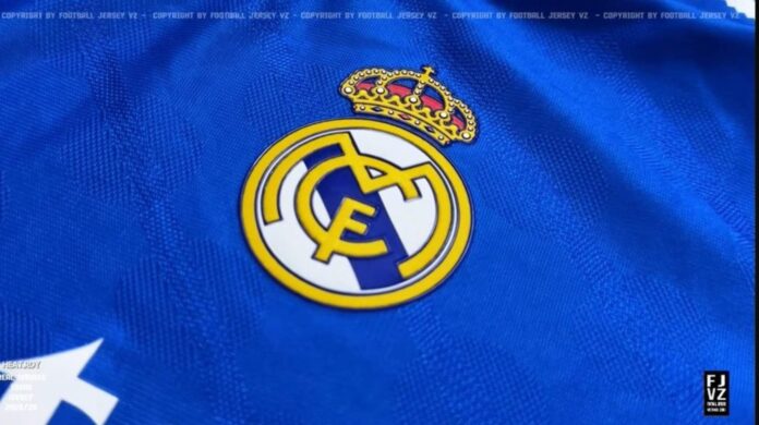 Inesperado detalle en la nueva camiseta del Real Madrid.